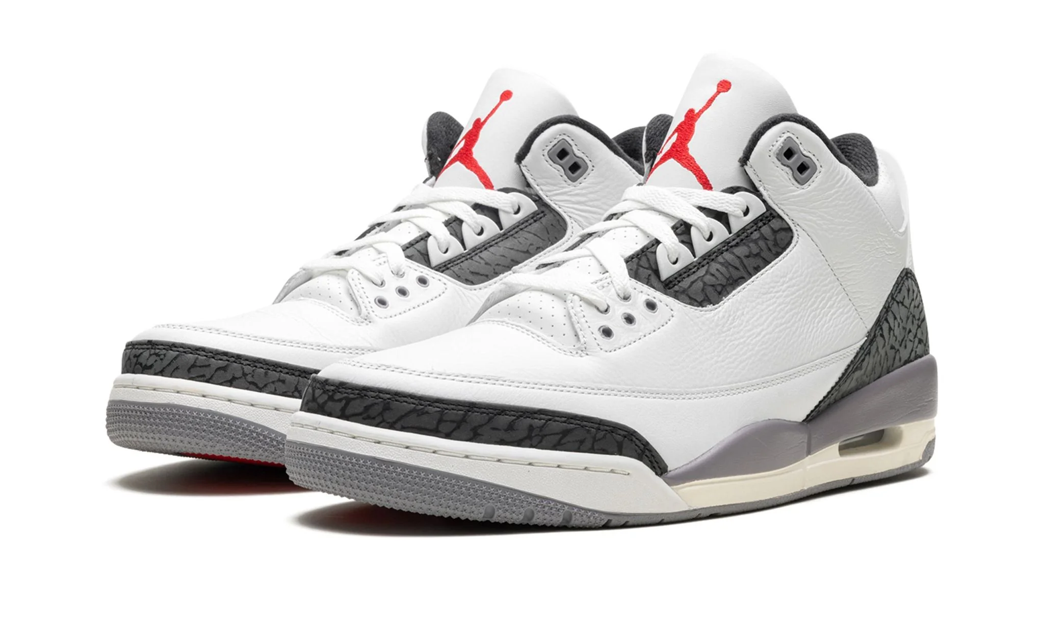 Air Jordan 3 Retro Cement Grey - Image 2